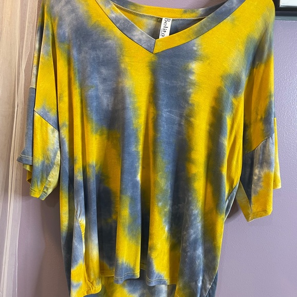 New Tie Dye Short Set with Matching Mask - Picture 8 of 14